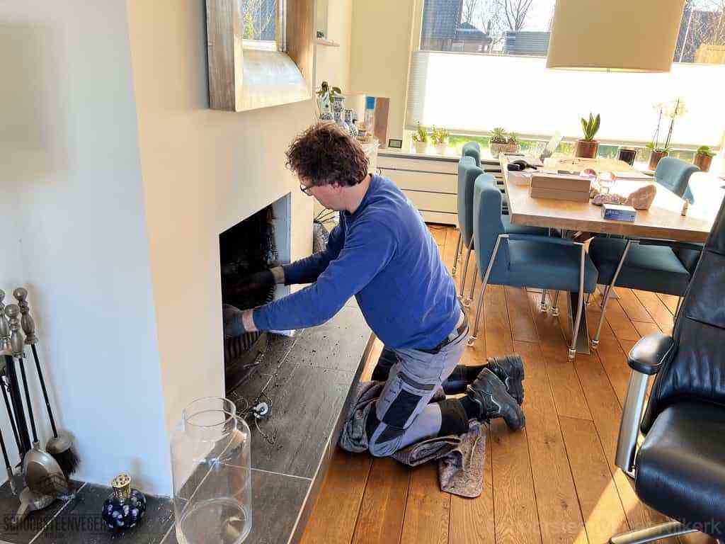 Schouwveger Nijkerk kleed schoorsteenreiniger Schouwveger Nijkerk kleed schoorsteenreiniger
